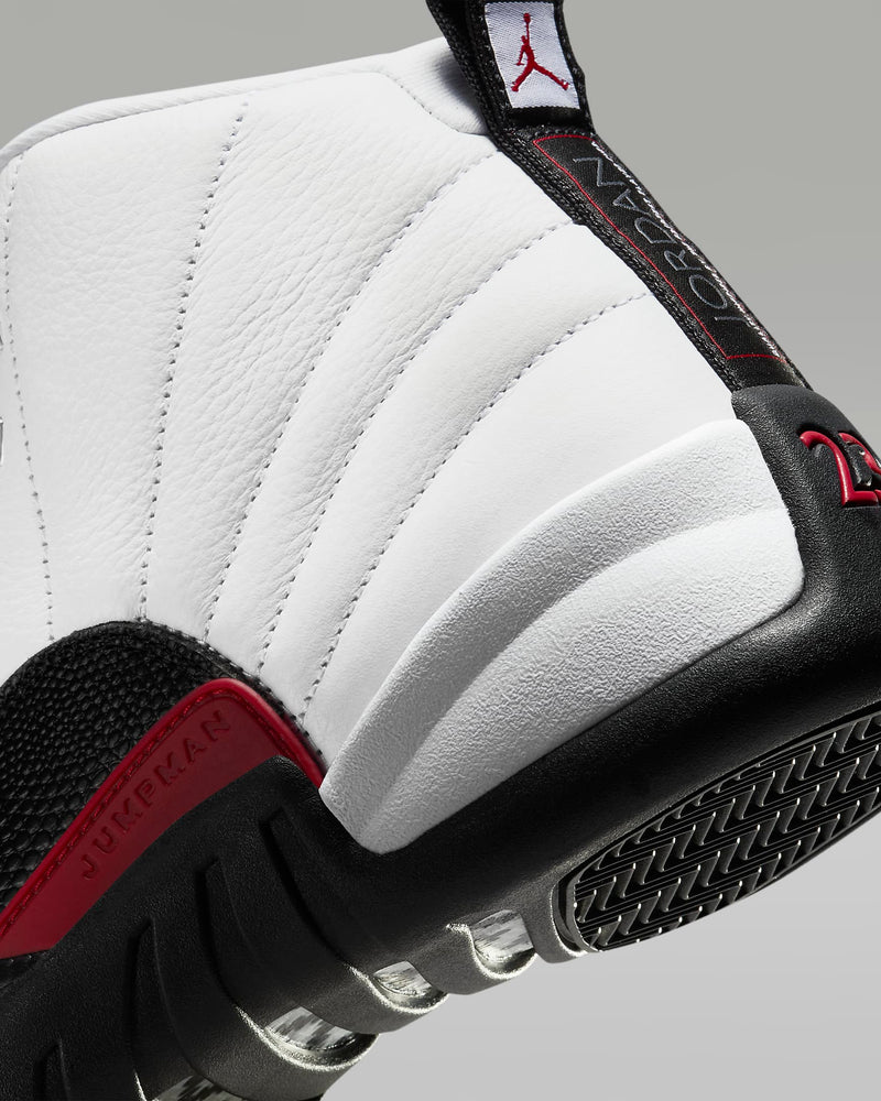 No need to call for a ride—MJ's game-winning look from '96 will get you where you need to go. This AJ12 is the return of Tinker Hatfield's celebrated design, the first to bring Zoom Air cushioning to Jordan's signature line.