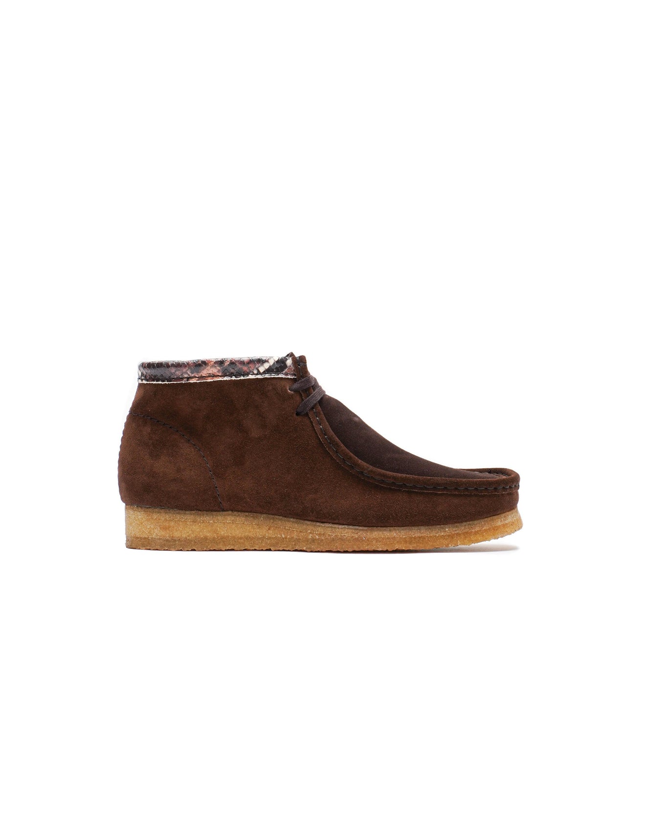 Clarks Wallabee Boot in butter-soft leather with flat laces and signature crepe sole