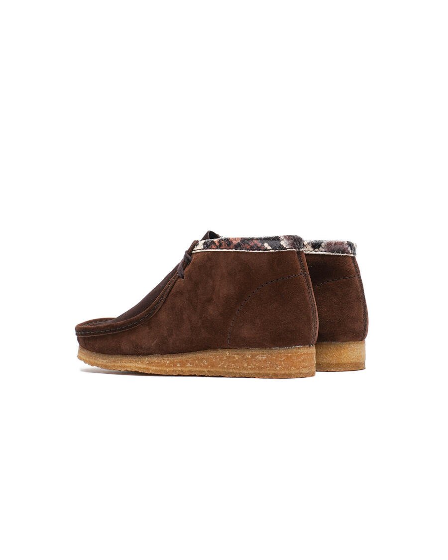 Clarks Wallabee Boot in butter-soft leather with flat laces and signature crepe sole