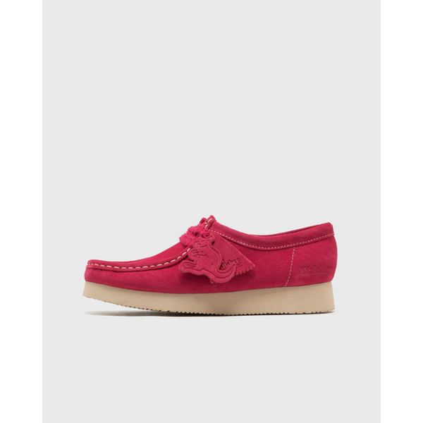 Clarks Originals Wallabee low-cut moccasin shoes with crepe sole in a timeless design