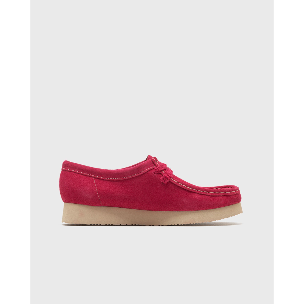 Clarks Originals Wallabee low-cut moccasin shoes with crepe sole in a timeless design
