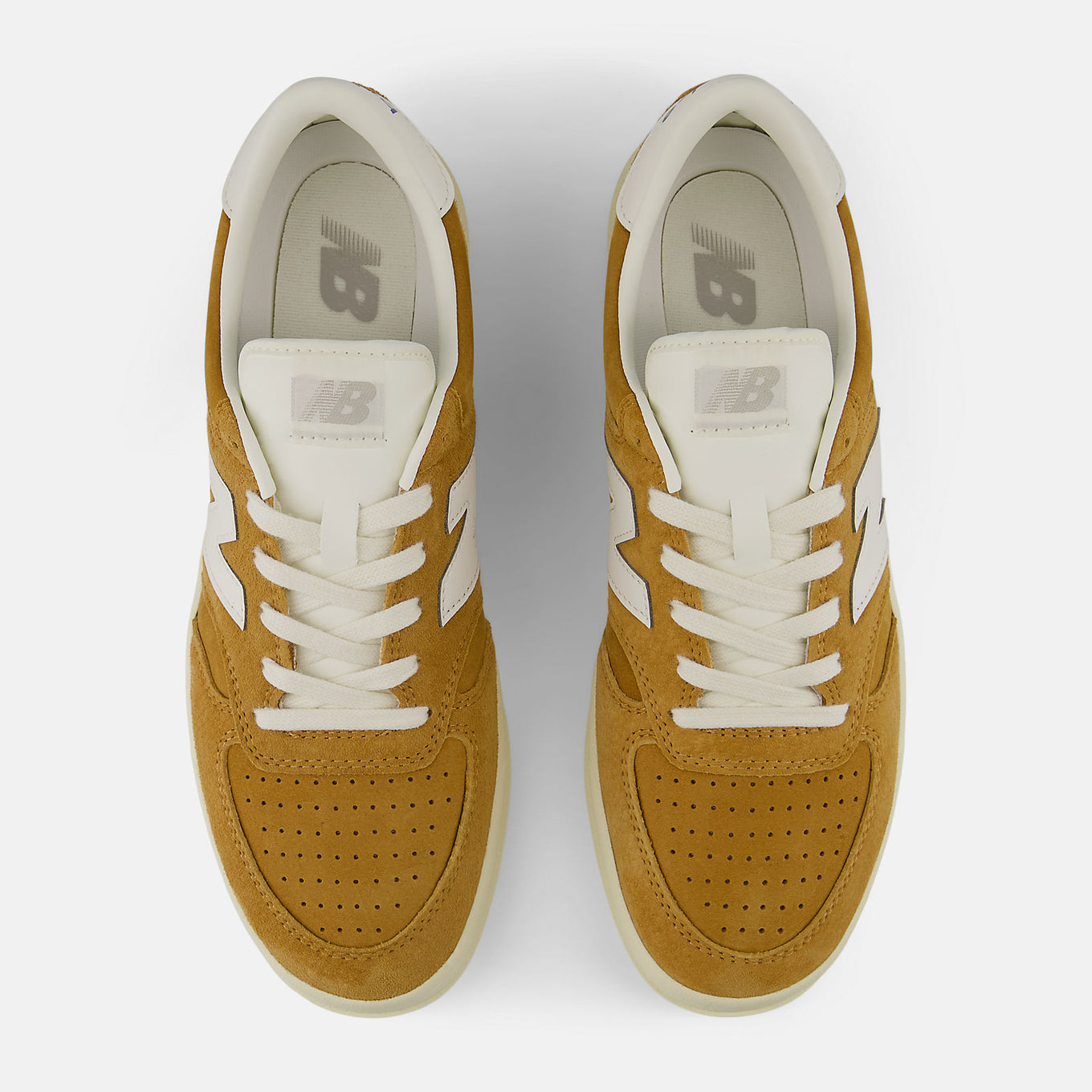 T500 Classic Sneaker with pigskin suede and nubuck upper, perforated toebox detailing, offering a timeless, premium tennis-inspired design.