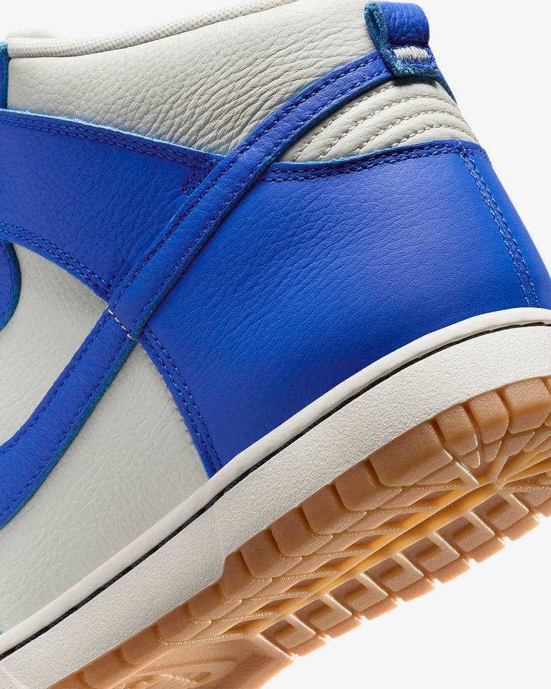 Retro-inspired Dunks with plush padding for comfort