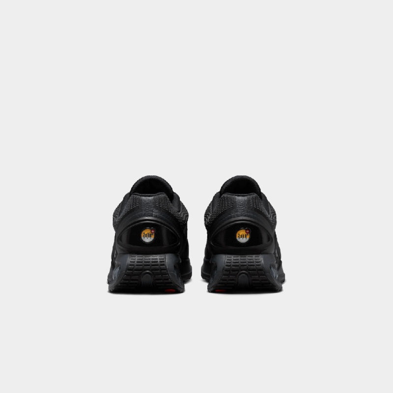 Air Max Dn shoes featuring Dynamic Air unit system with dual-pressure tubes, offering a smooth and responsive fit.