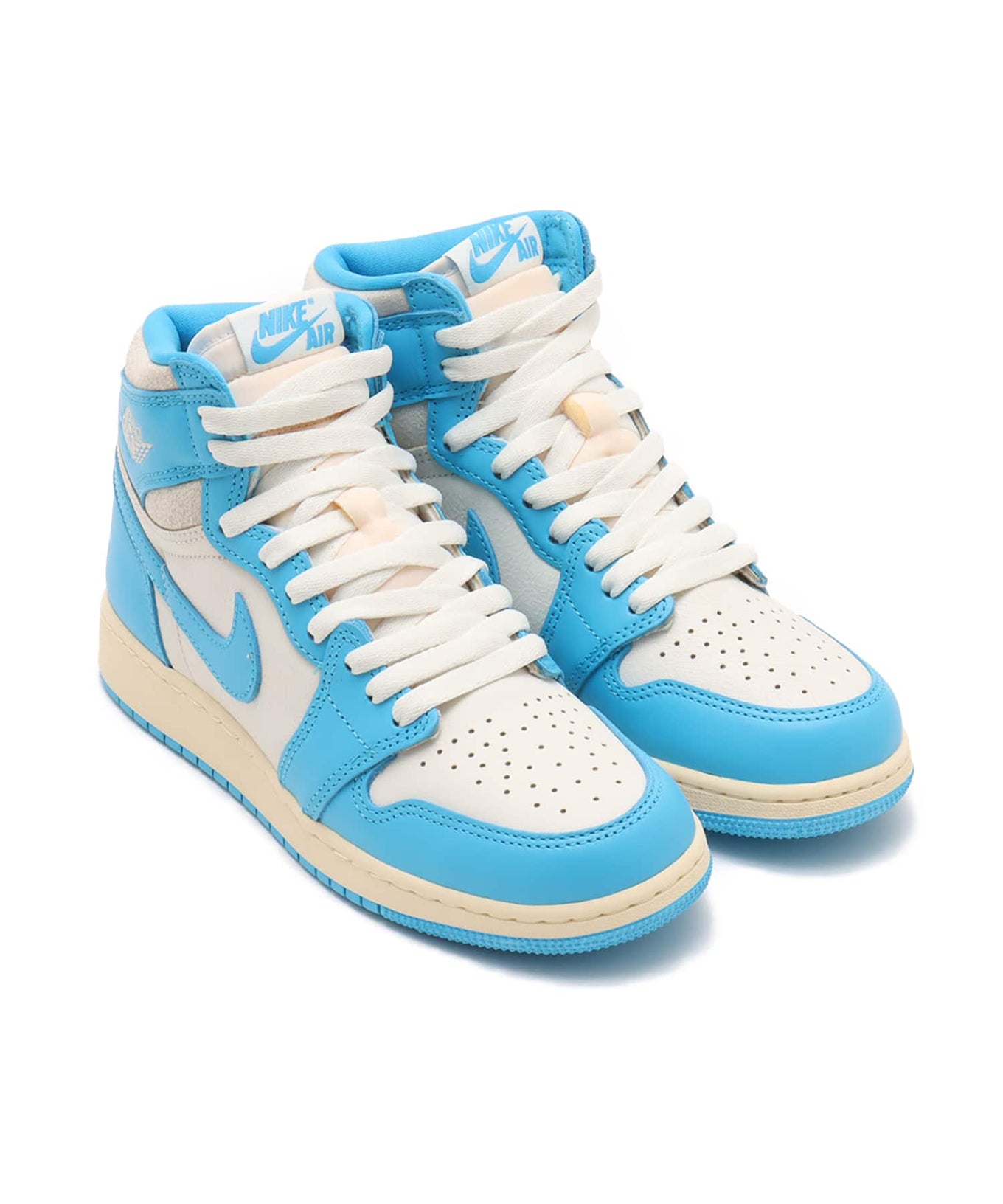 Air Jordan 1 Retro High OG GS with premium leather upper and classic high-top silhouette