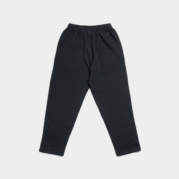Premium sweatpants made from a wool and cotton blend, featuring a soft, warm feel, relaxed fit, and tonal branding for easy styling.


