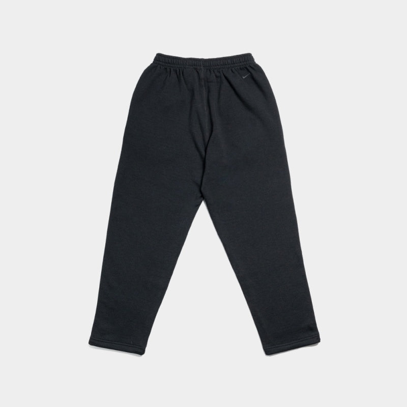 Premium sweatpants made from a wool and cotton blend, featuring a soft, warm feel, relaxed fit, and tonal branding for easy styling.


