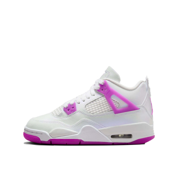 Iconic AJ4 Silhouette in Trendy Neutrals: Vintage Look with Classic Cushioning and Premium Leather.