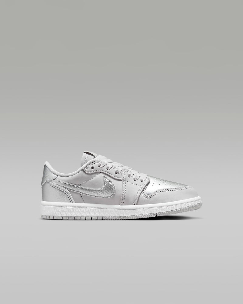 Every Jordan Retro is a classic sneaker done up in new colors and textures for a fresh look. With metallic silver leather, this iteration gives little feet stand-out style. 