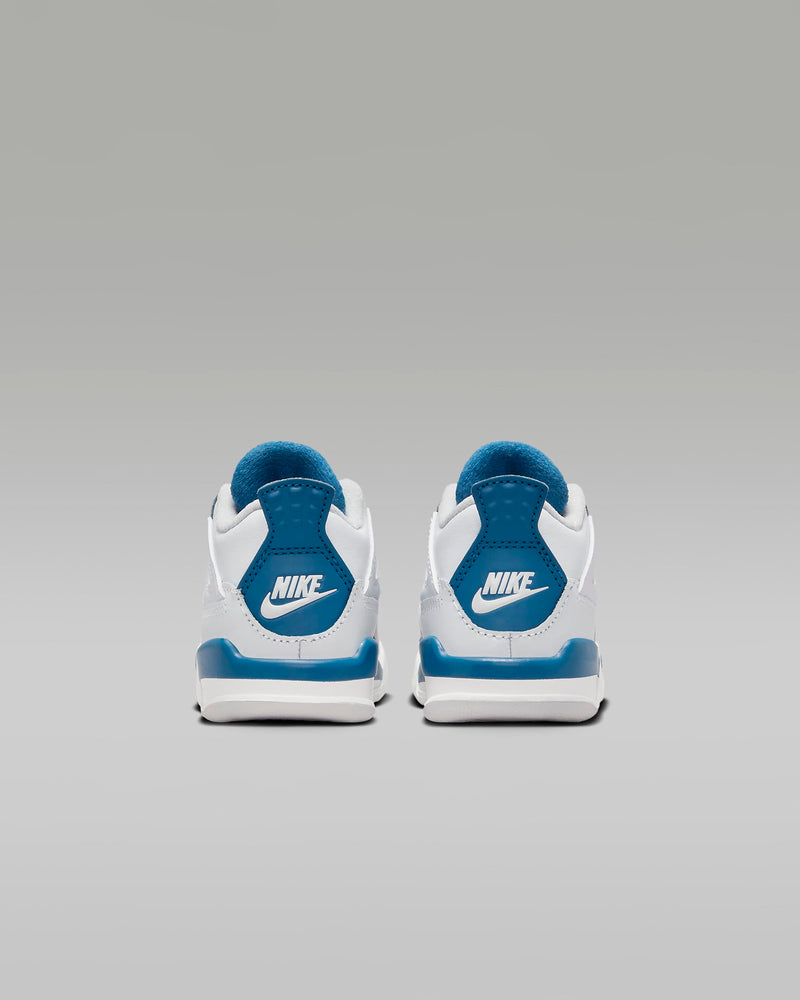 Fly just like MJ. The Jordan 4 Retro for babies and toddlers has all the unmistakable identity of MJ's famous 4th game shoe, but in a design fully tuned for growing feet.