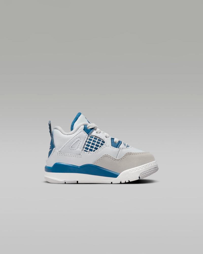 Fly just like MJ. The Jordan 4 Retro for babies and toddlers has all the unmistakable identity of MJ's famous 4th game shoe, but in a design fully tuned for growing feet.