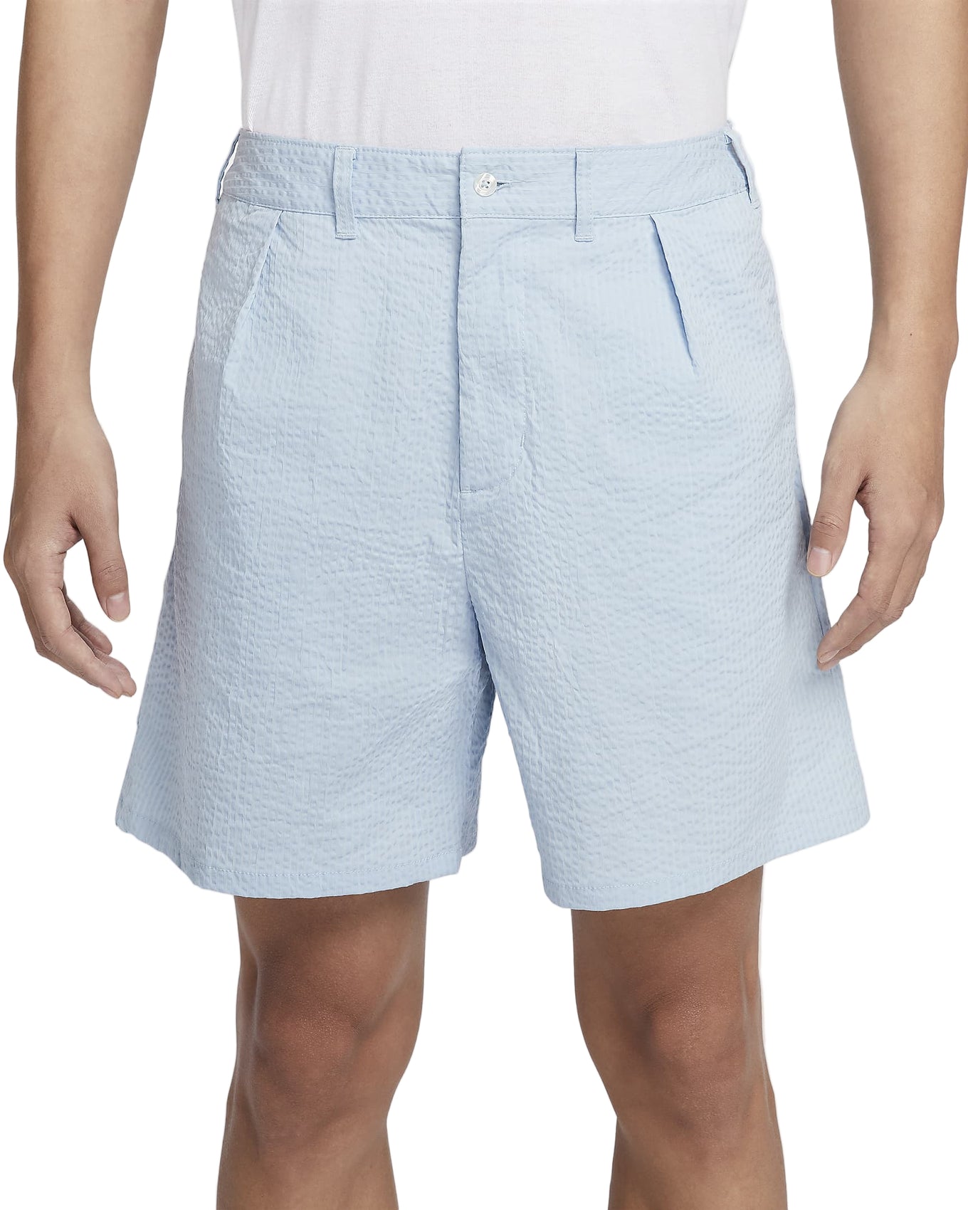 Durable and stylish, Nike Life collection presents these crisp, lightweight seersucker shorts featuring a subtle texture and front pleats for a polished look.