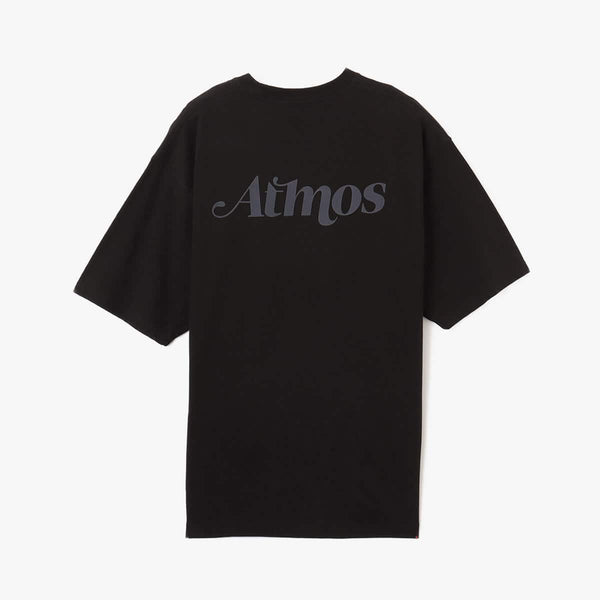 Vintage-style short-sleeved T-shirt with textured jersey fabric, open-end yarn, and flocked atmos motif on the front and back. Sand-washed finish for a retro appearance.


