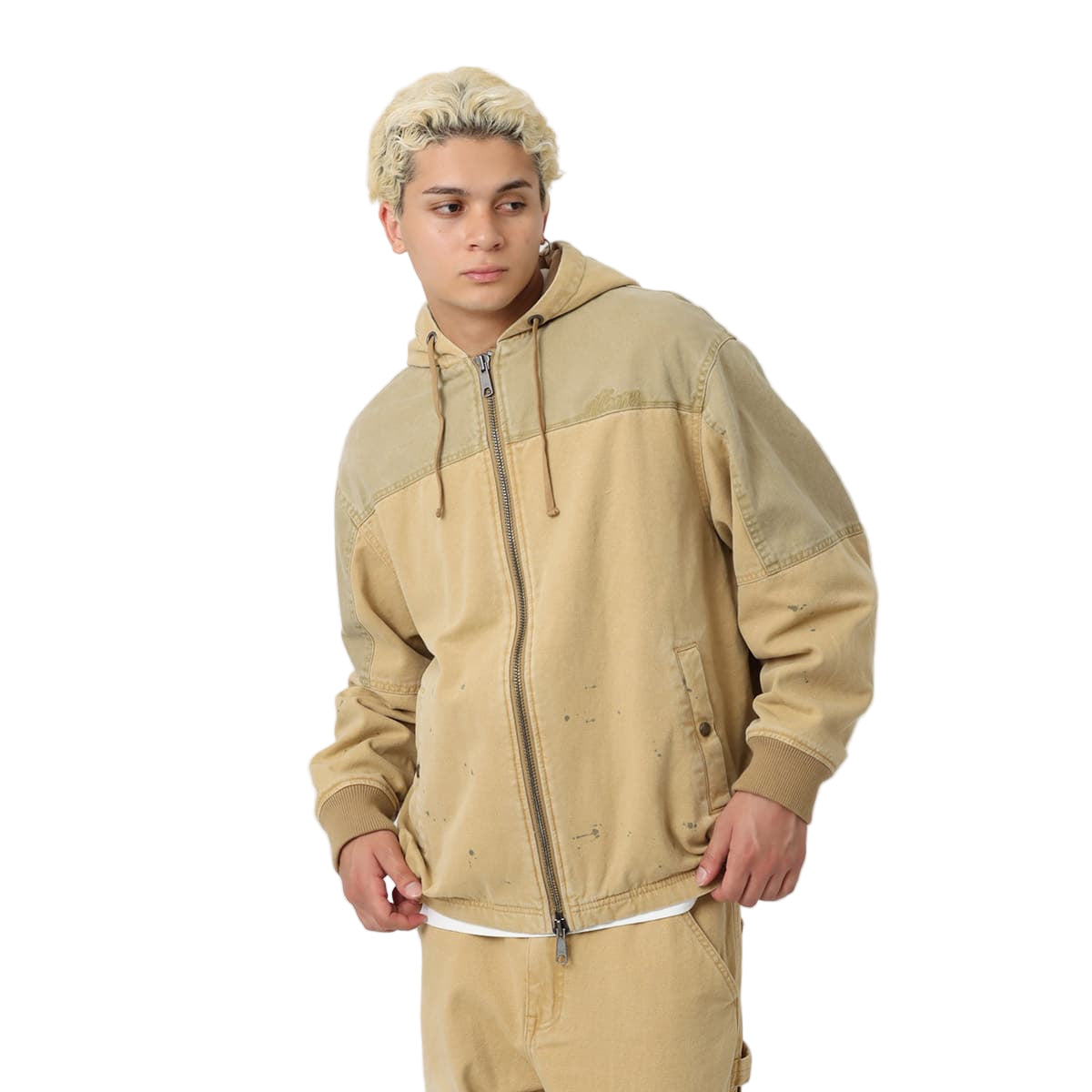 Hoodie-style work jacket made from durable duck fabric with fleece lining for warmth, featuring paint drips, bleach marks, and an atmos motif on the left chest. Model height 180cm, wearing size L.


