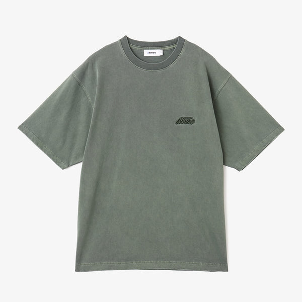 Atmos short-sleeved T-shirt in jersey fabric with open-end yarn, pigmented for a vintage appearance, and embroidered atmos logo on the left chest.