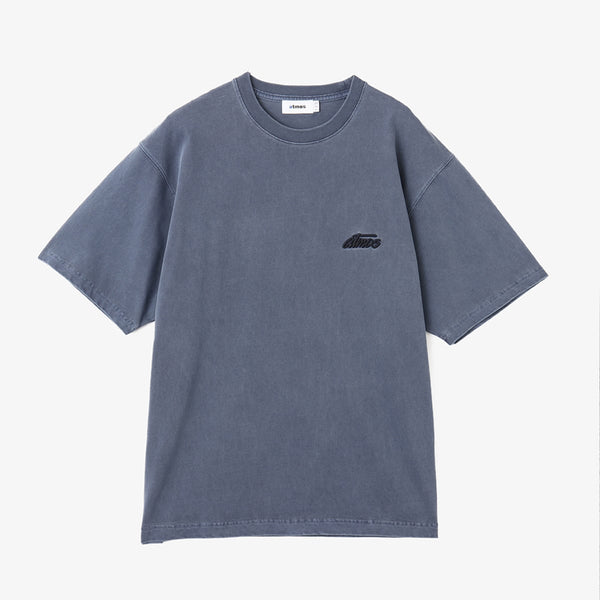 Atmos short-sleeved T-shirt in jersey fabric with open-end yarn, pigmented for a vintage appearance, and embroidered atmos logo on the left chest.