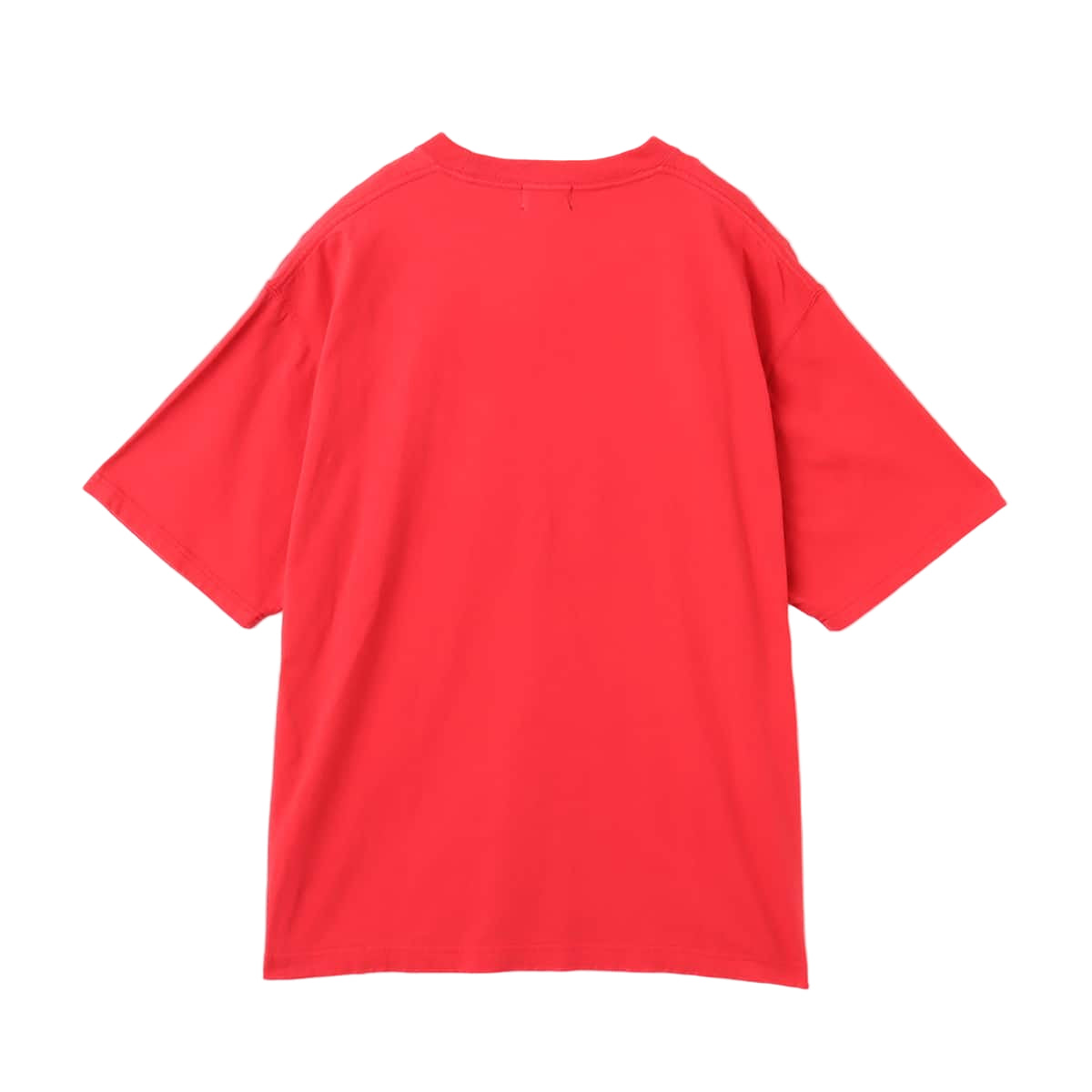 Atmos short-sleeved T-shirt with Old English-style Atmos Crew motif on the front and blue pistag on the left hem, crafted from soft, smooth fabric. Model height 180cm, wearing size L.