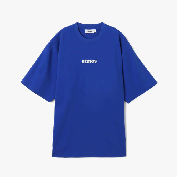 Standard T-shirt with classic "atmos" logo embroidered on the front, blue pistag on the left hem, and made from 9-ounce 26/2 American cotton fabric.


