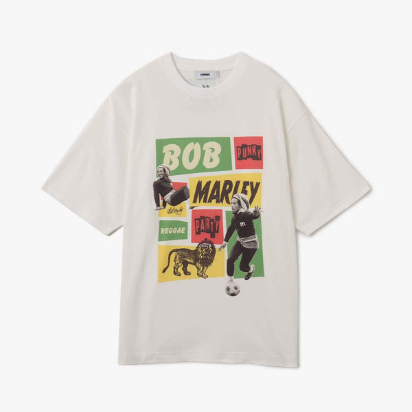 Special edition T-shirt celebrating Bob Marley’s biopic "Bob Marley: ONE LOVE," featuring a two-tone graphic inspired by the album Catch a Fire, atmos tag, ZION ROOTSWEAR logo, and Bob Marley’s signature embroidered on the left sleeve.


