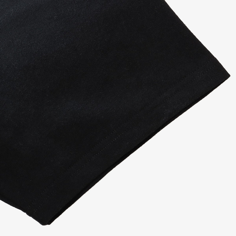 Monochrome T-shirt with tonal front embroidery and gradient rubber spray, worn by model 180cm tall in size L