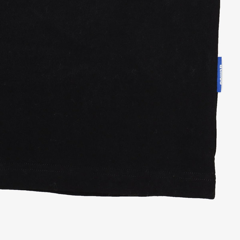 Monochrome T-shirt with tonal front embroidery and gradient rubber spray, worn by model 180cm tall in size L