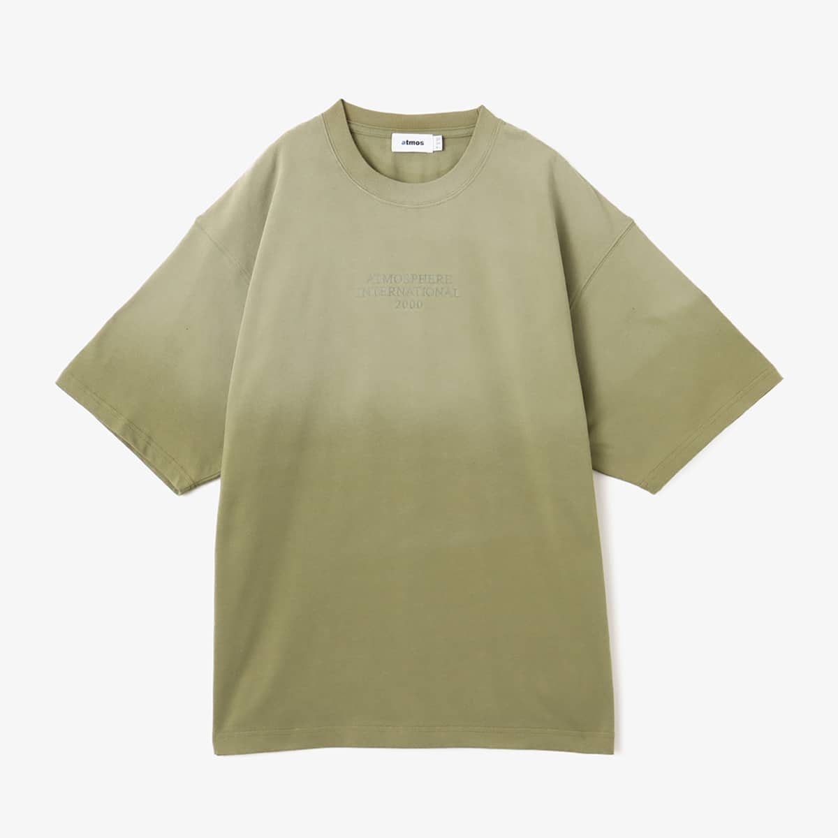 Monochrome T-shirt with tonal front embroidery and gradient rubber spray, worn by model 180cm tall in size L