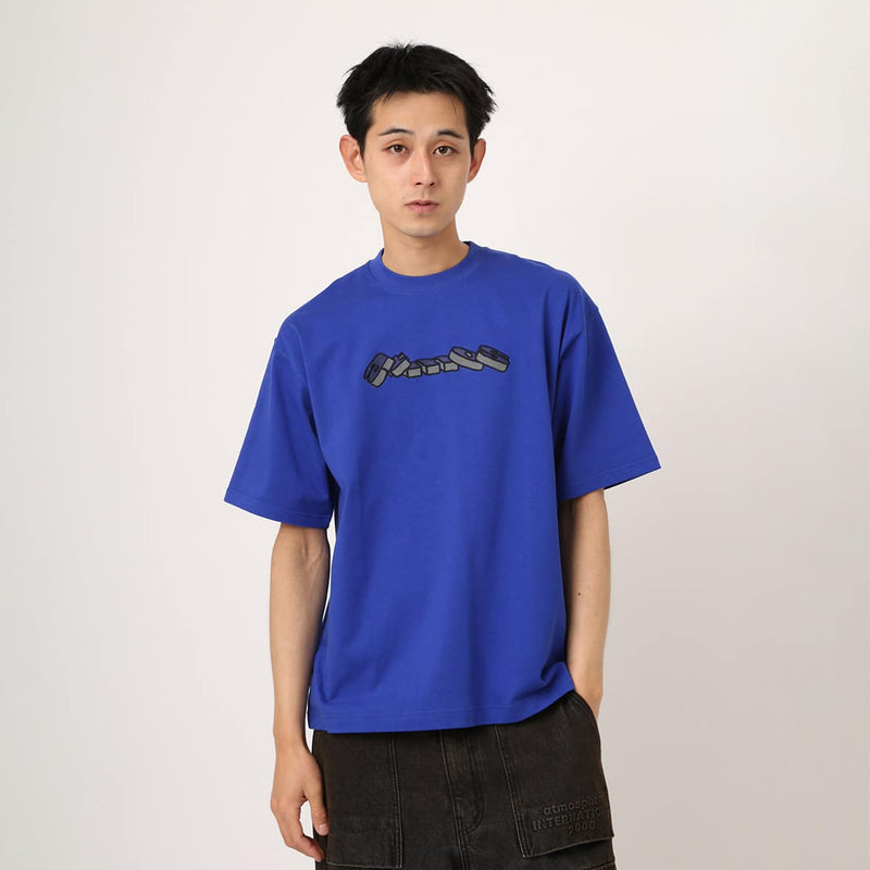 Short-sleeved cotton T-shirt with a three-dimensional front logo using rubber print and embroidery techniques
