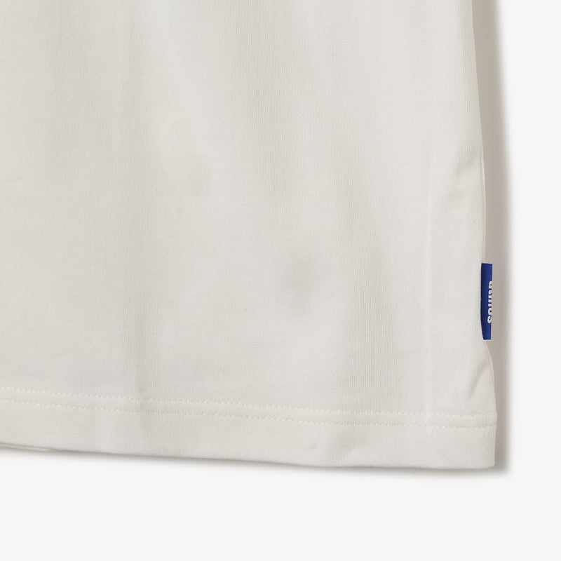 Short-sleeved cotton T-shirt with a three-dimensional front logo using rubber print and embroidery techniques