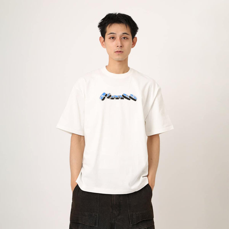Short-sleeved cotton T-shirt with a three-dimensional front logo using rubber print and embroidery techniques