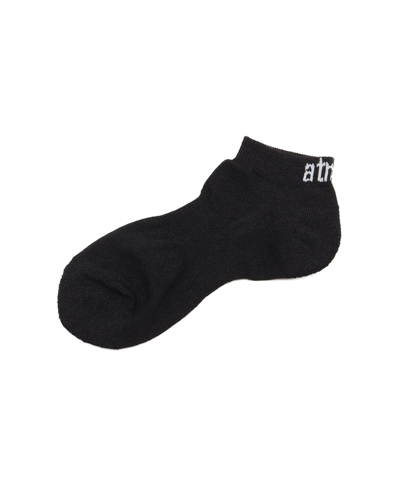 Ankle socks in white, black, gray, and khaki with one-point logo and cushioned sole