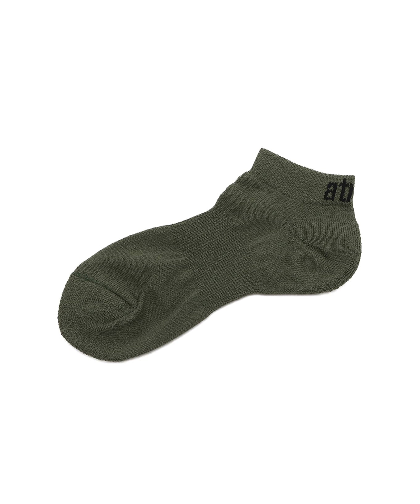 Ankle socks in white, black, gray, and khaki with one-point logo and cushioned sole