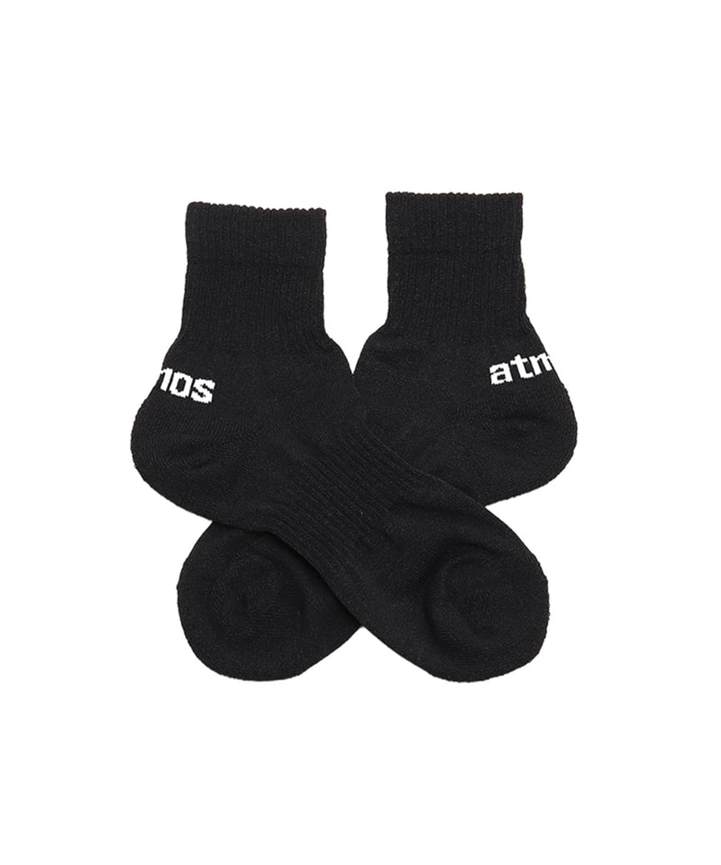 Breathable ankle socks in white, black, gray, and khaki with brand logo and cushioned heel and toe