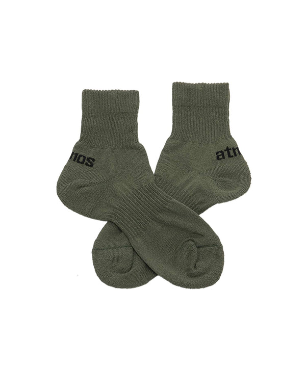 Breathable ankle socks in white, black, gray, and khaki with brand logo and cushioned heel and toe