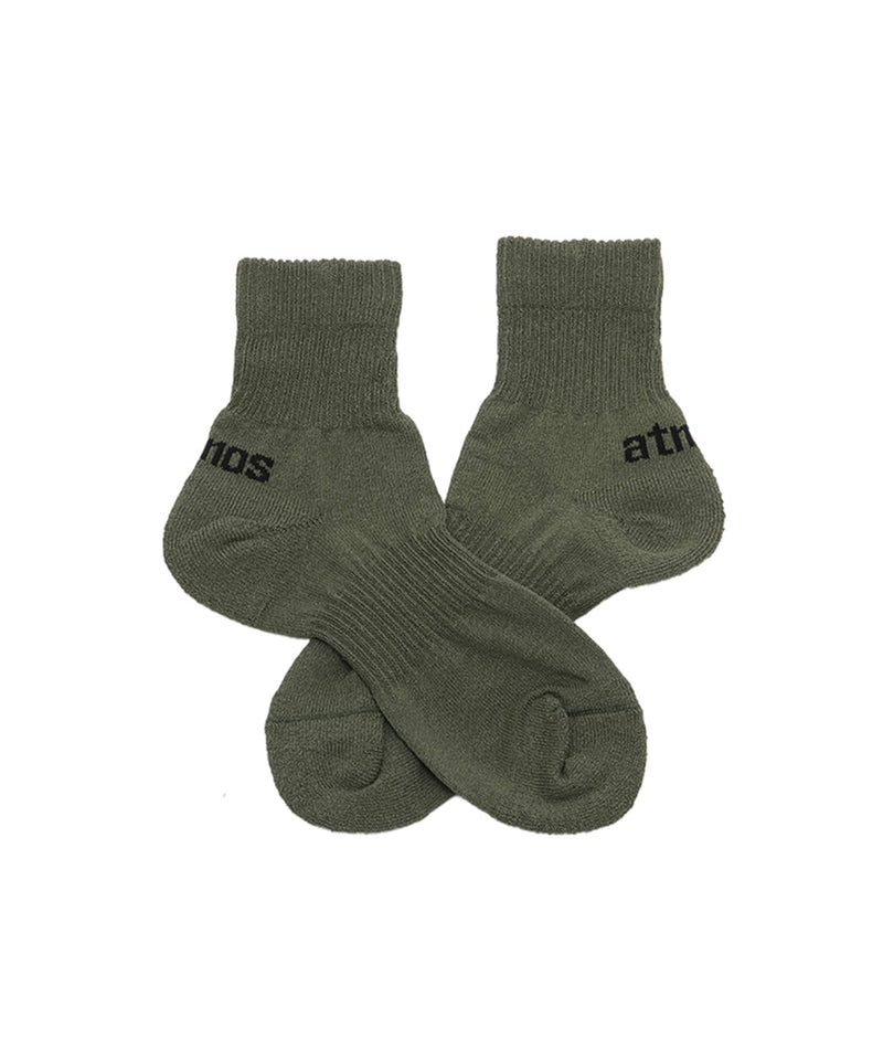 Breathable ankle socks in white, black, gray, and khaki with brand logo and cushioned heel and toe