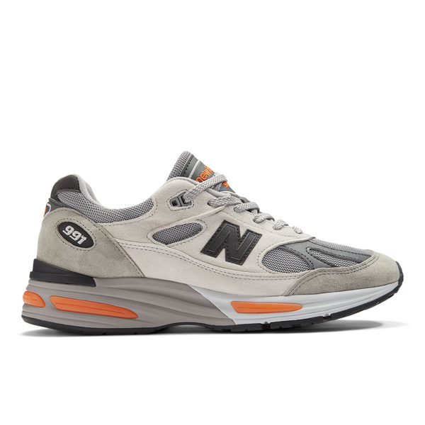 New Balance Made in USA 990v6 sneaker with a streamlined suede and mesh upper, FuelCell cushioning, and a modern grey colorway.