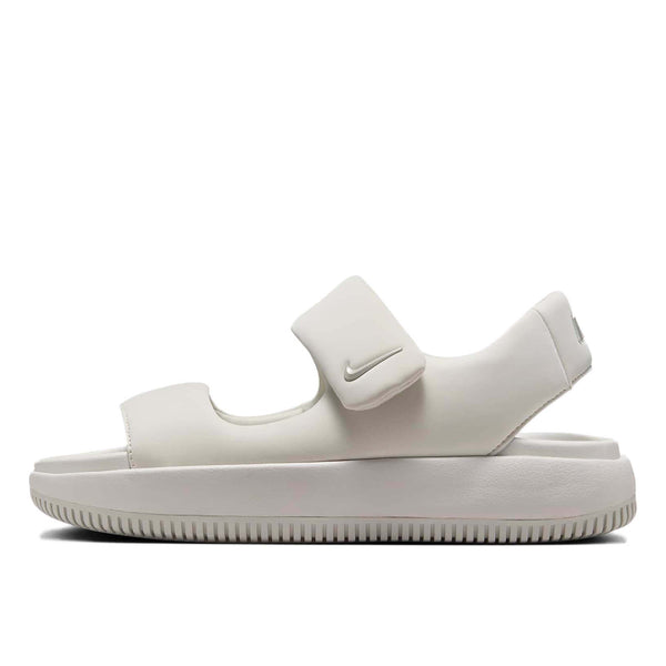 Wherever you go on your day of relaxation, you will have a calm and relaxing day. These oversized design sandals are made from soft yet responsive foam, making them easy to wear and versatile. 