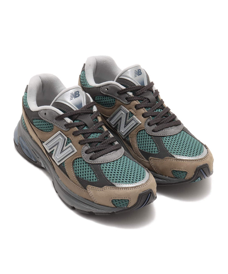 ABZORB 2010 sneaker with 2000s-inspired upper design, nubuck and mesh materials, and ABZORB SBS sole cushioning