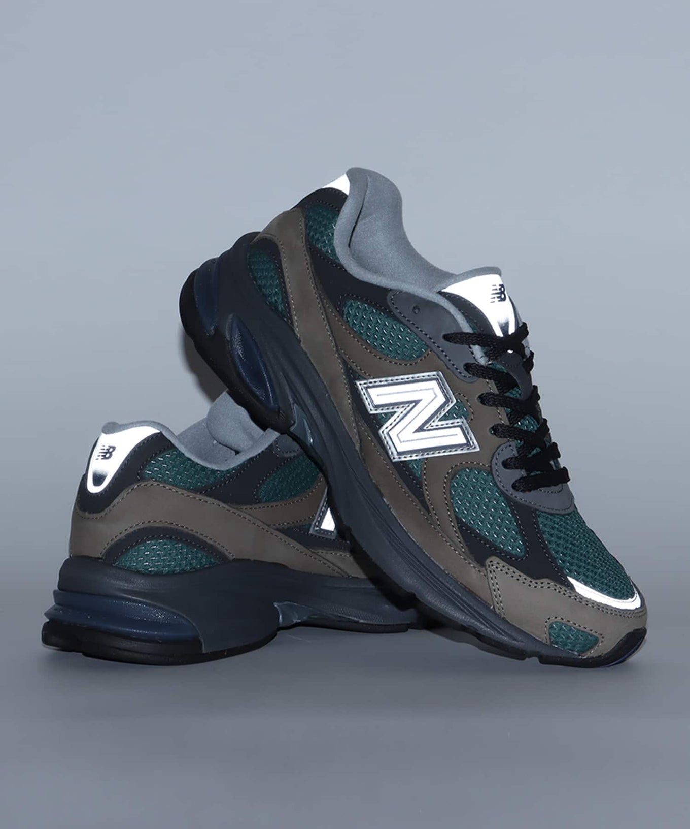 ABZORB 2010 sneaker with 2000s-inspired upper design, nubuck and mesh materials, and ABZORB SBS sole cushioning