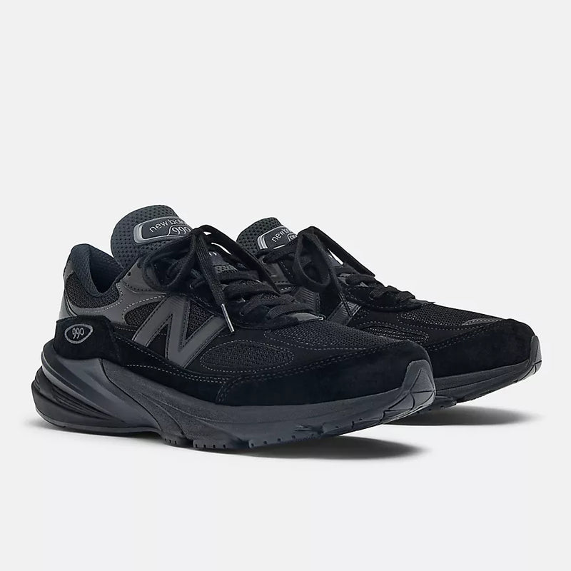 New Balance 990v6 MADE in USA with pigskin overlays, mesh upper, and FuelCell midsole in a sleek, performance-driven silhouette.