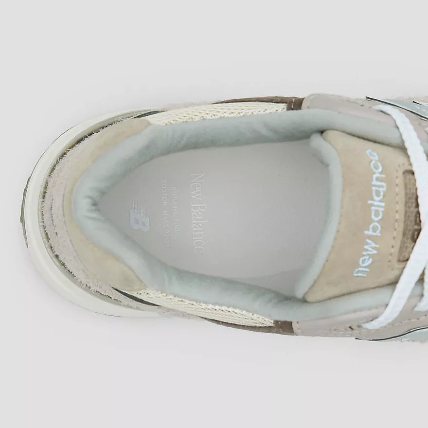 New Balance 992 MADE in USA sneaker in Moonrock and Mushroom colorway with premium hairy suede, mesh, and leather upper.
