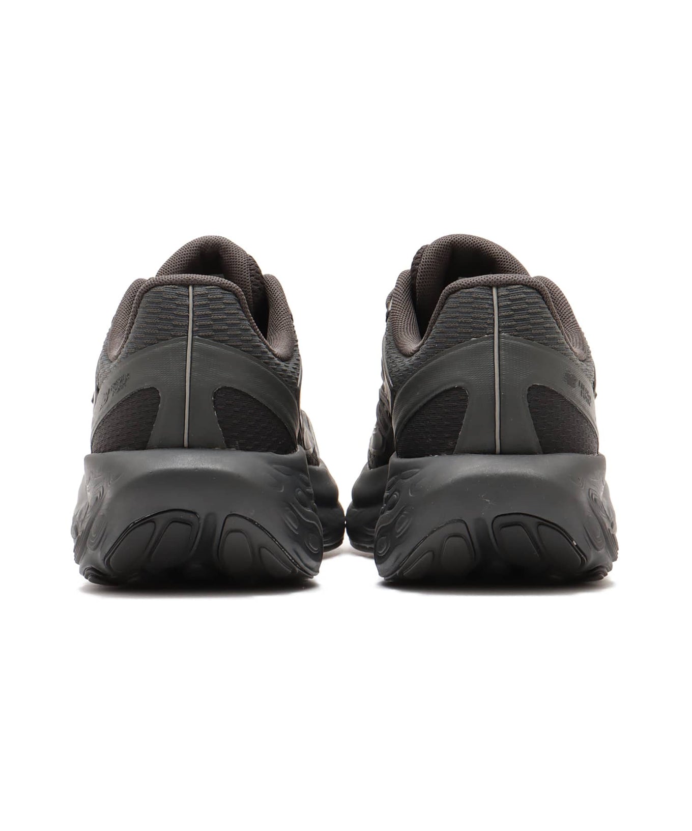 New Balance lifestyle shoes with mesh upper and Fresh Foam X cushioning for maximum comfort and urban versatility.