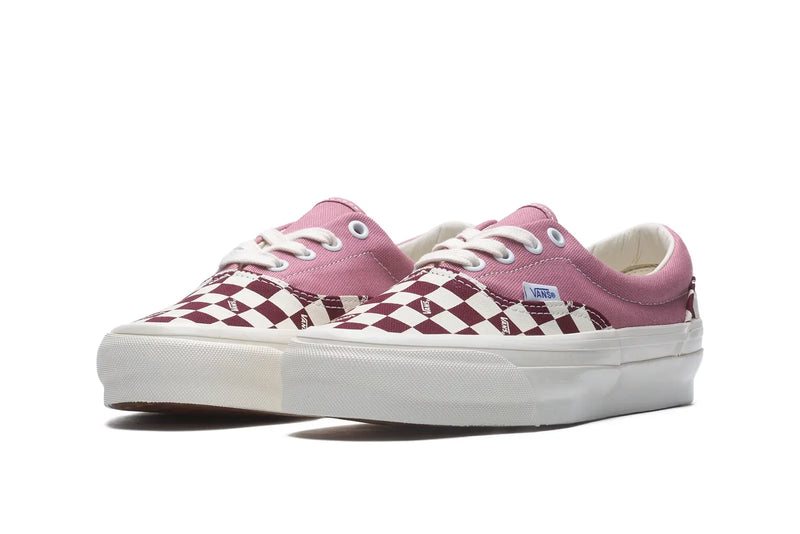 BMX-inspired low-top shoes with seasonal color palette, canvas and checkerboard screen-print design, full-grain leather padded collar, gloss-finished higher sidewalls, and Sola Foam All-Day-Comfort insole.


