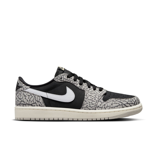 Stylish and high-quality Nike footwear, apparel, and accessories for men and women