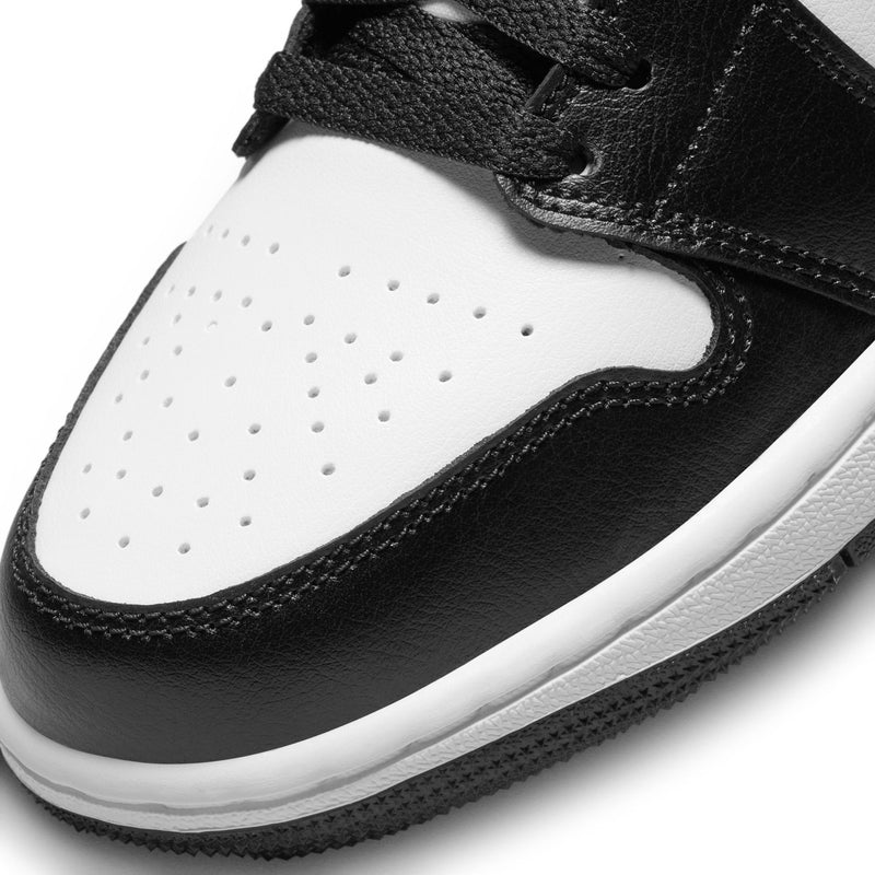 Stylish and high-quality Nike footwear, apparel, and accessories for men and women