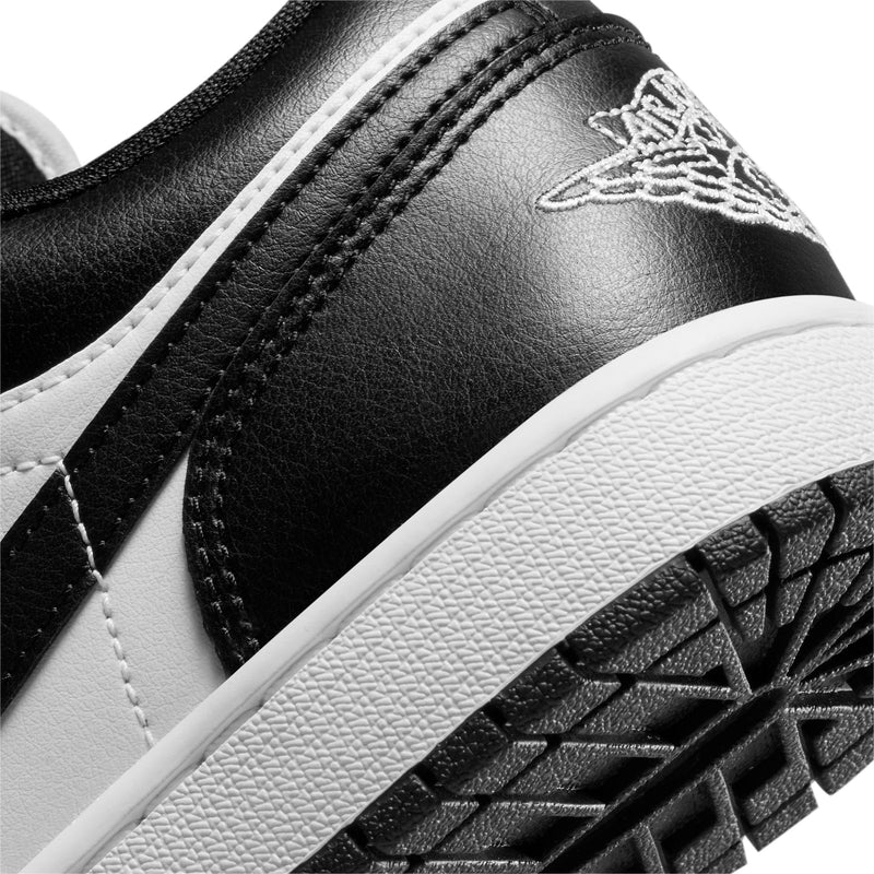 Stylish and high-quality Nike footwear, apparel, and accessories for men and women