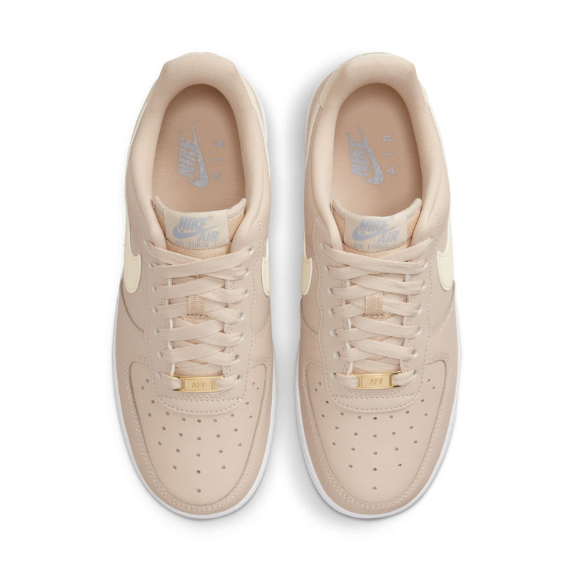 Stylish and high-quality Nike footwear, apparel, and accessories for men and women