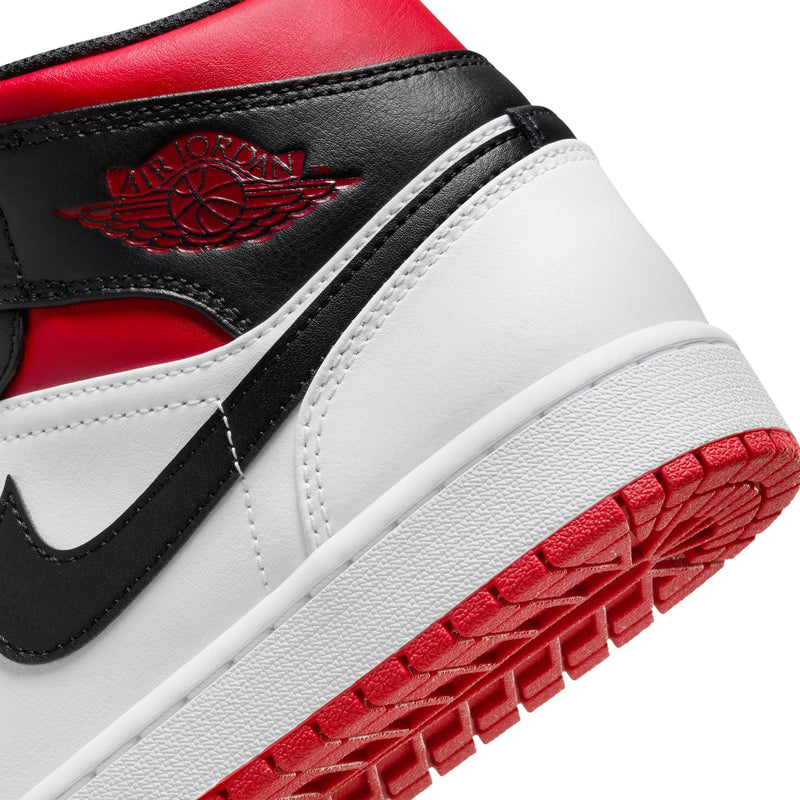 Stylish and high-quality Nike footwear, apparel, and accessories for men and women