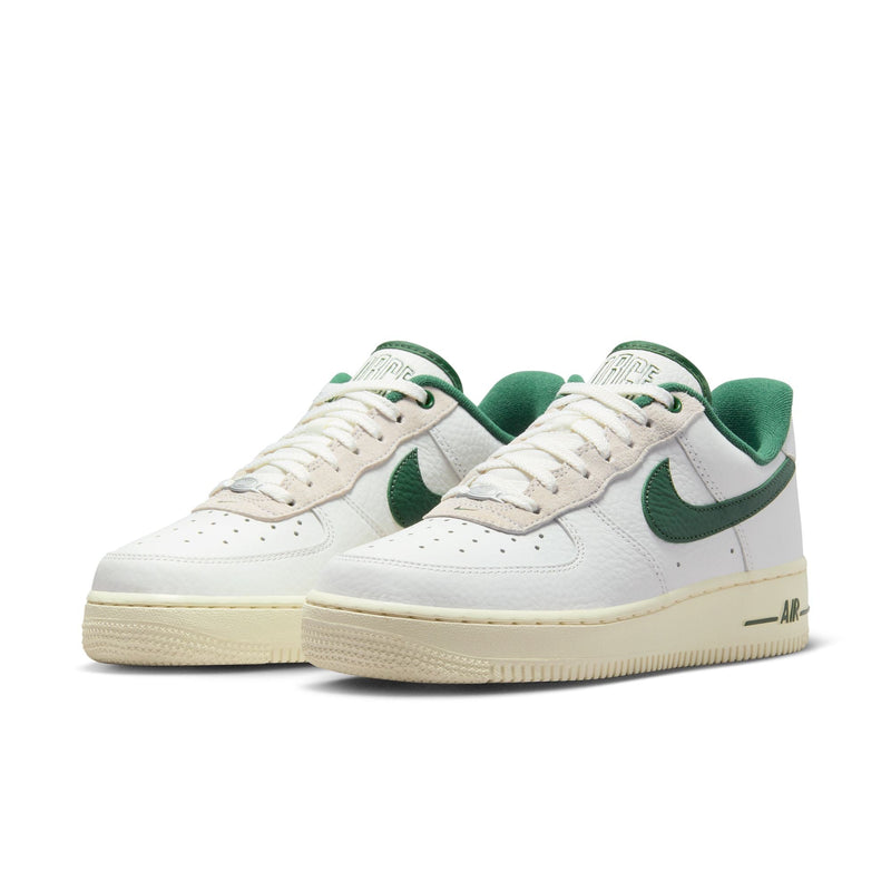 Stylish and high-quality Nike footwear, apparel, and accessories for men and women