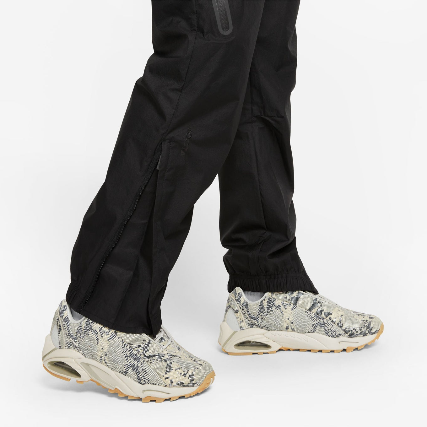 Stylish and high-quality Nike footwear, apparel, and accessories for men and women