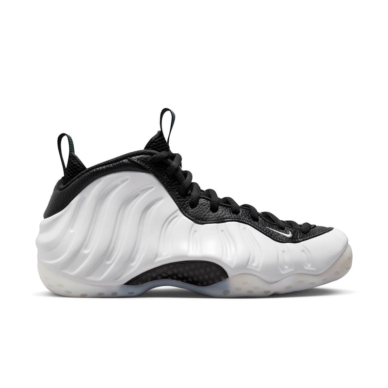 Stylish and high-quality Nike footwear, apparel, and accessories for men and women